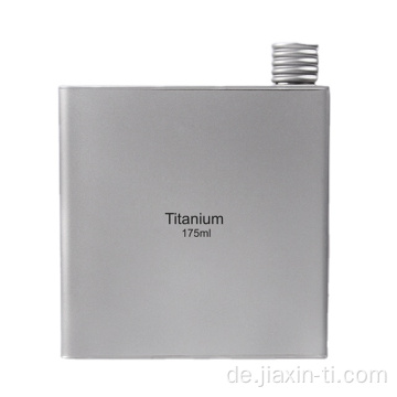 Tragbarer Mini Flachmann aus Titan